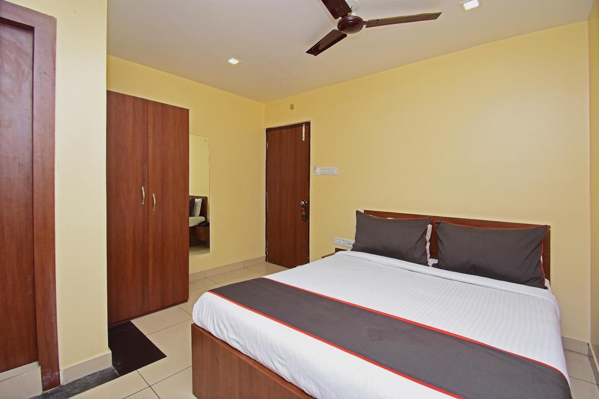 Super Collection O Gokul Residency Near Emami City Dumdum Opposite Raja Palace Hotel Dam Dam Luaran gambar